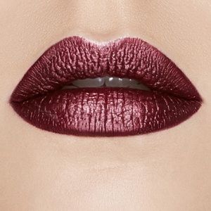 Meet your Posher, Raena